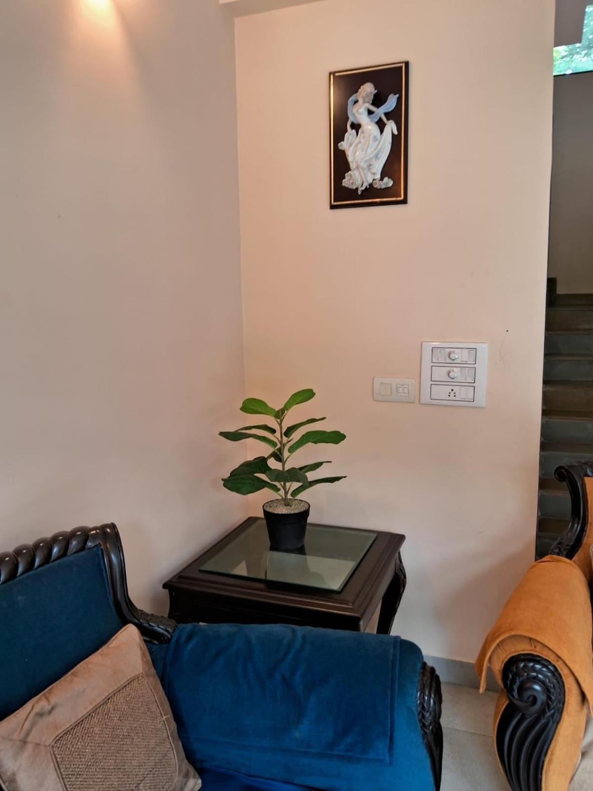 Luxury Ganga Kutir बहुत बड़ा घर